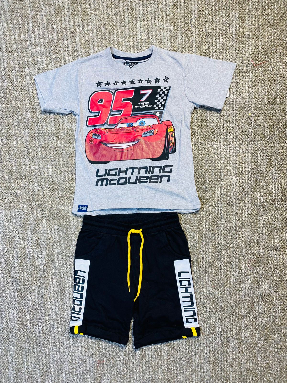 Set 2 piezas rayo McQueen cars short camisa gris niño A9-C3-154N 545490