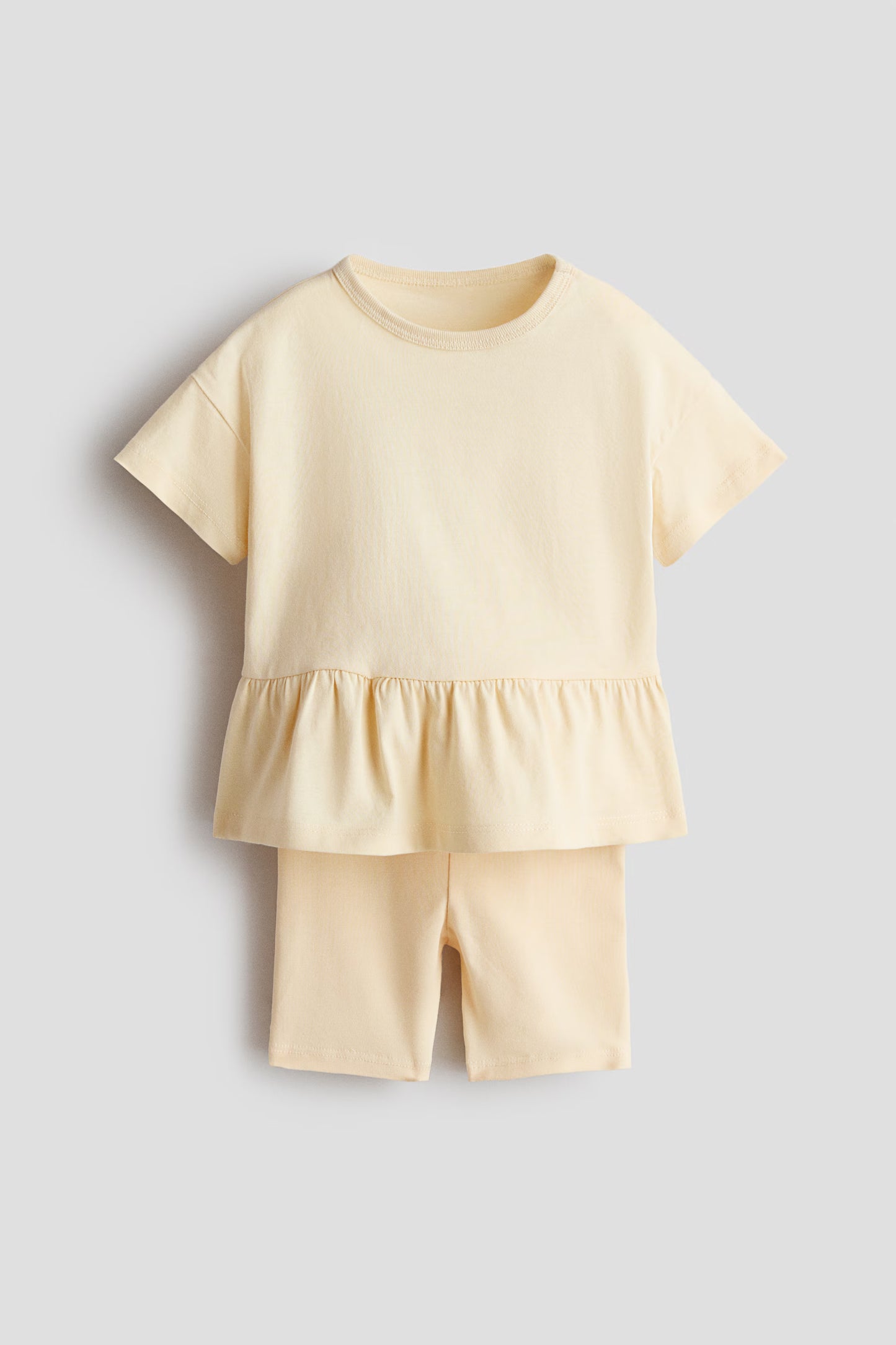 Set conjunto 2 piezas camisa short amarillo H&M 1345088002