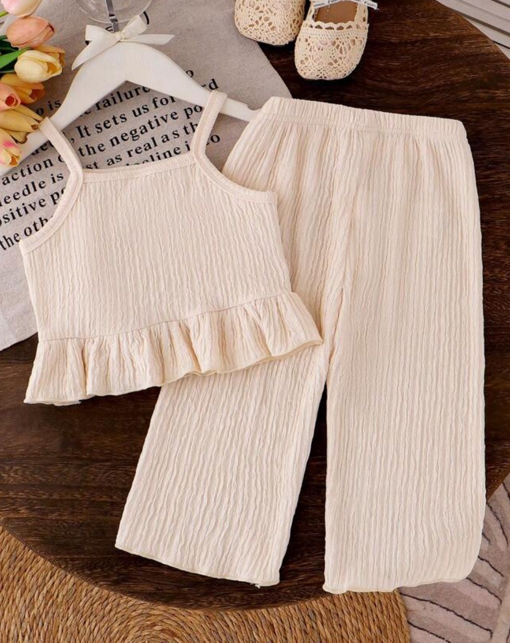 Set 2 piezas beige flores niña pantalon camisa