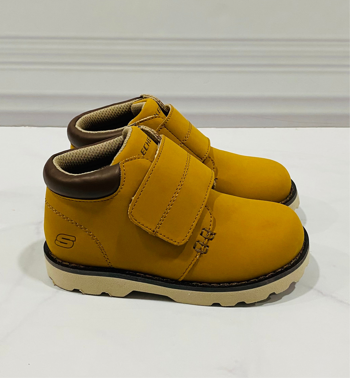 Zapatos Burritos café Skechers niño