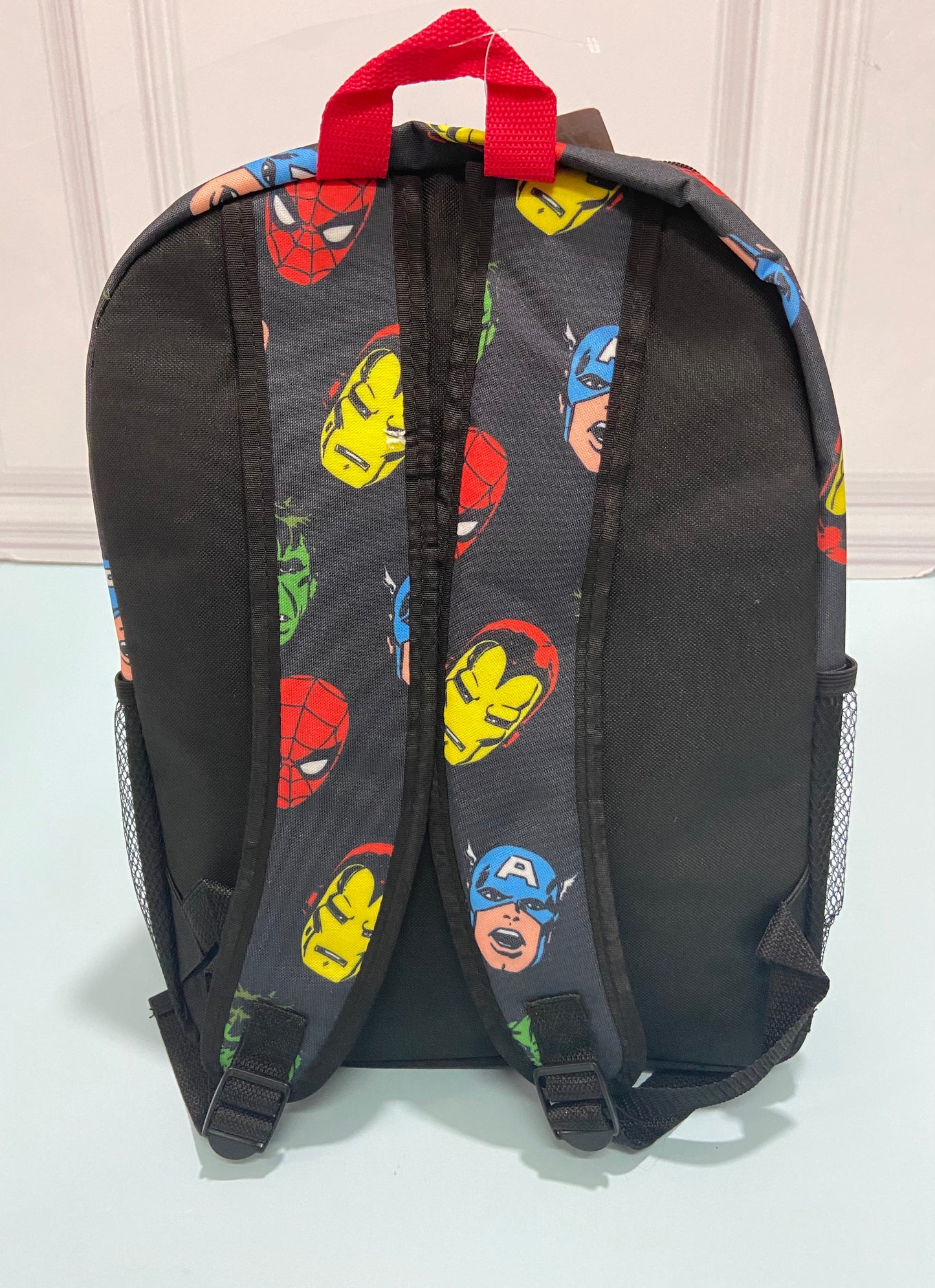 Mochila negra Marvel niño
