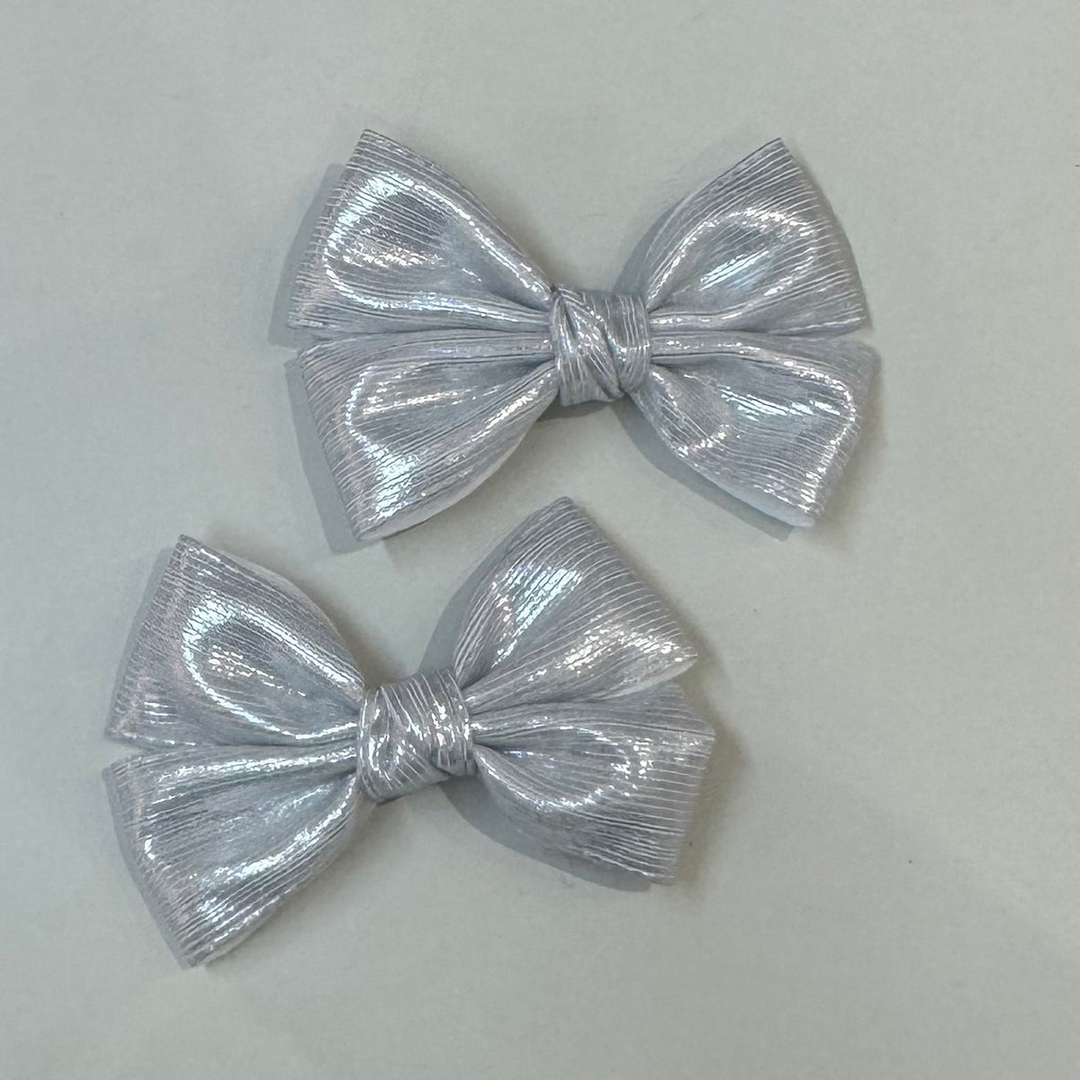 Par ganchos plateados handmade