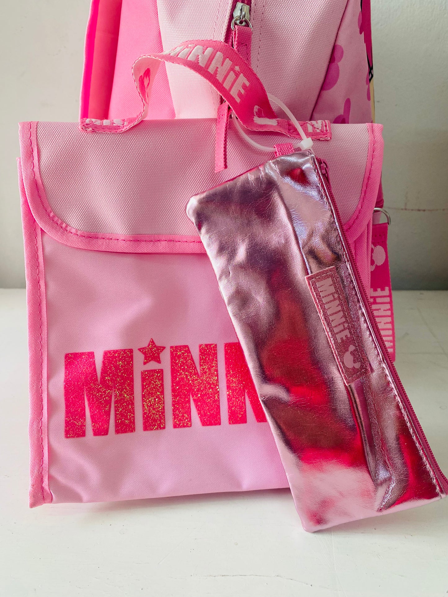 Mochila Minnie rosada 3 piezas Lonchera y lapicera