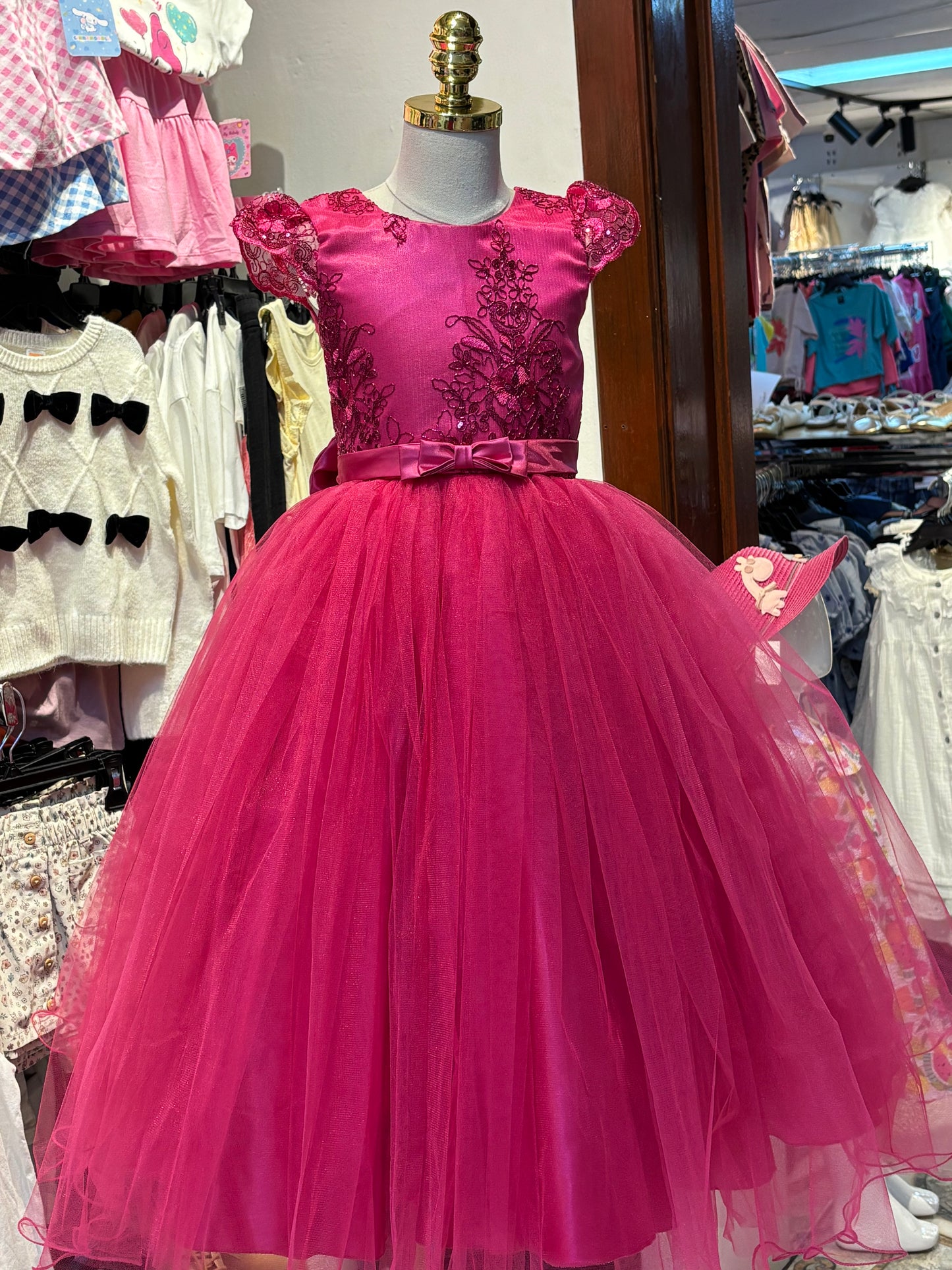 Vestido rosado fucsia evento gala con manga Princesa Royal