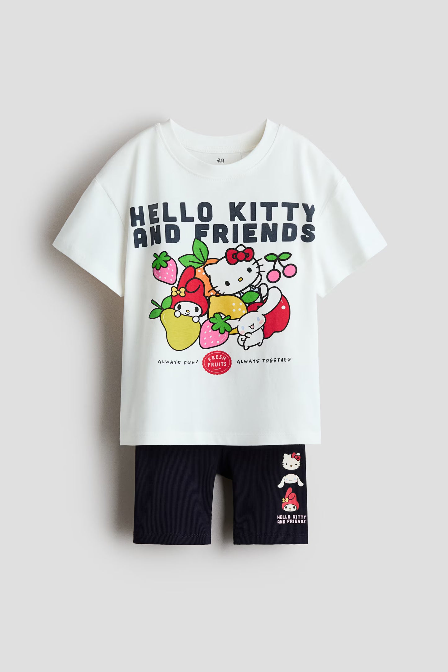 Set conjunto 2 piezas camisa rosada short floreado Hello Kitty niña H&M 1333908005