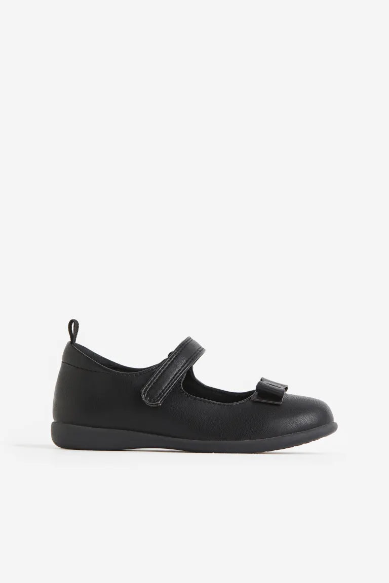 Zapatillas negras escolar H&M corbata niña 1167364