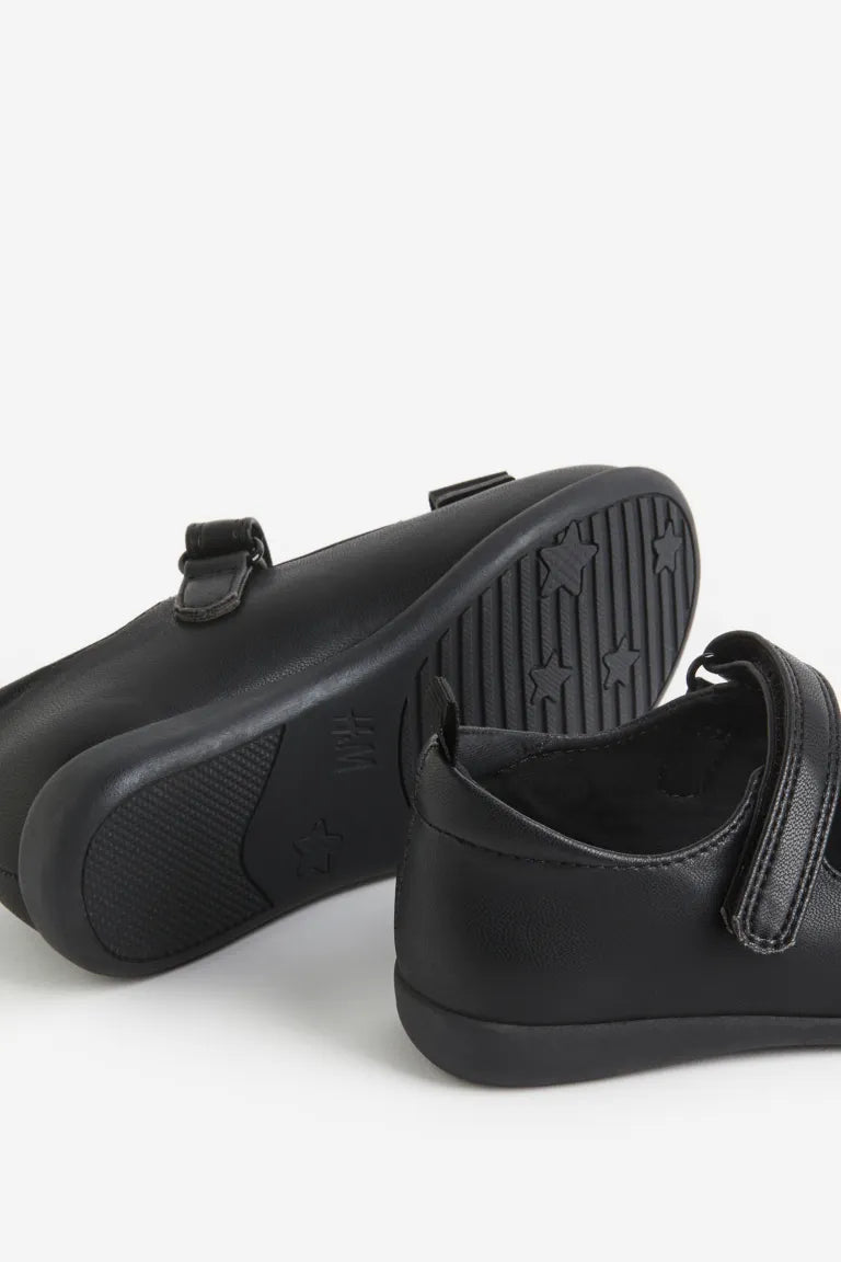 Zapatillas negras escolar H&M corbata niña 1167364