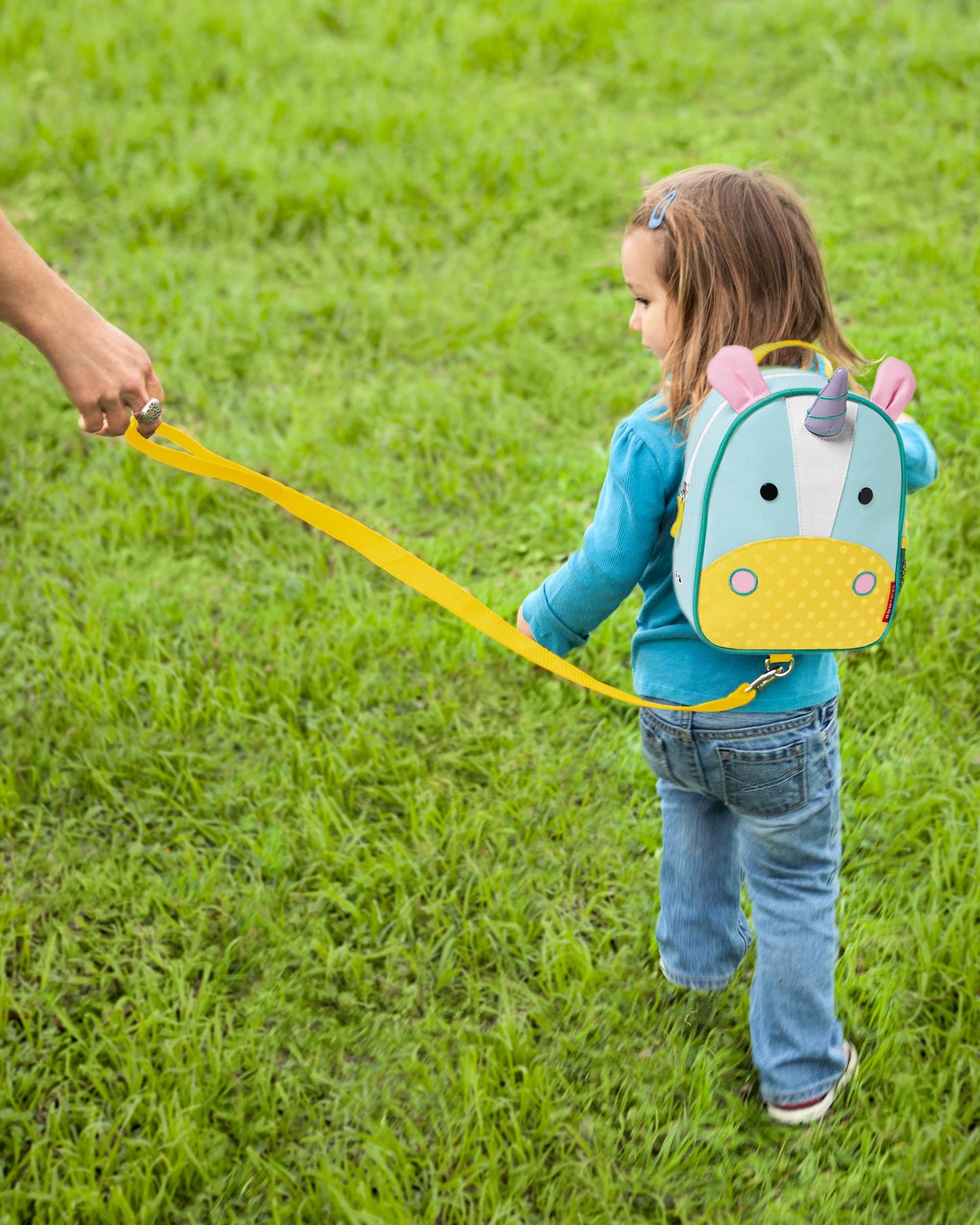 Mochila Skip hop unicornio con arnés verde amarillo by Carter’s