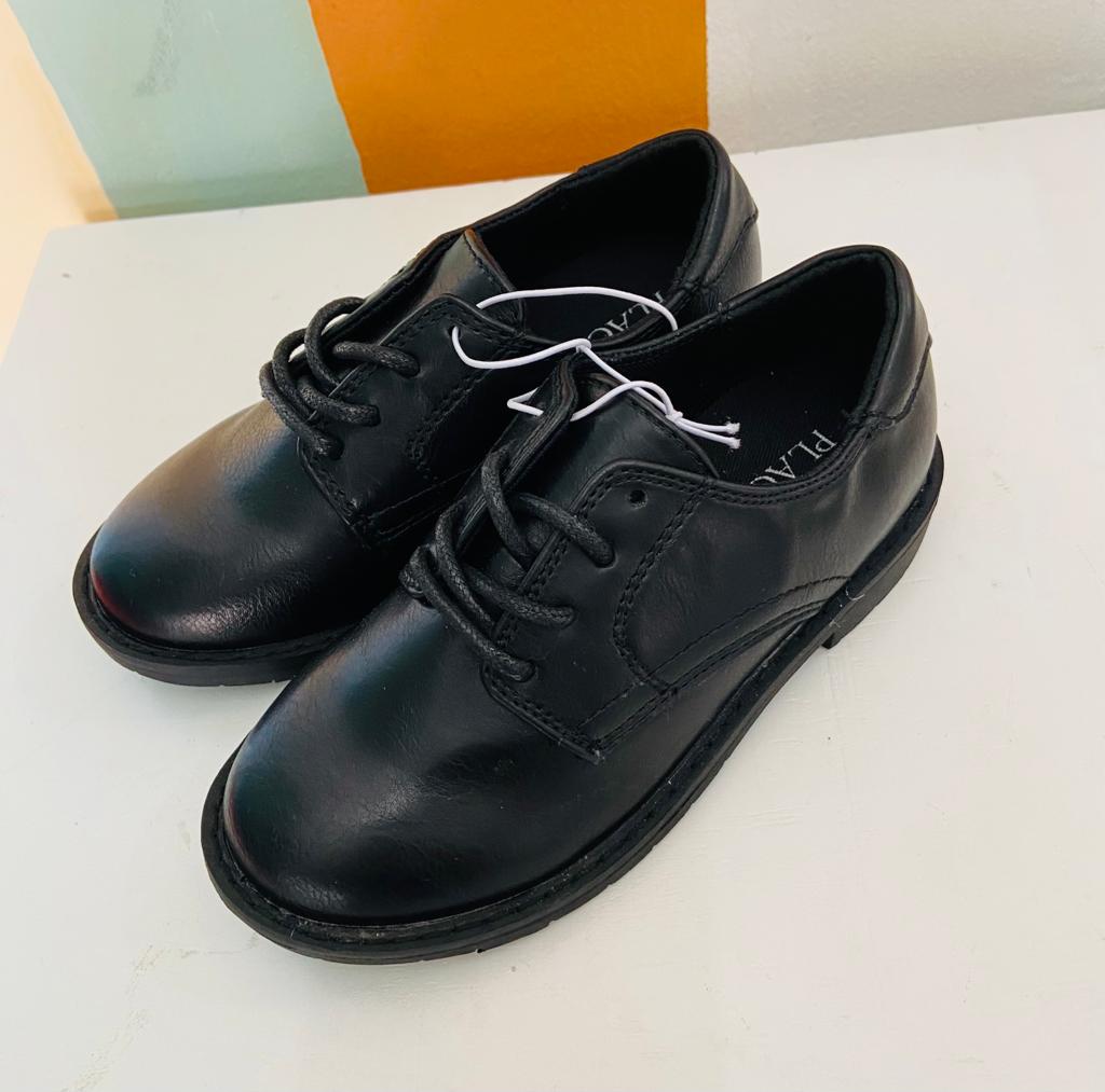 Zapatos negros niño place cintas