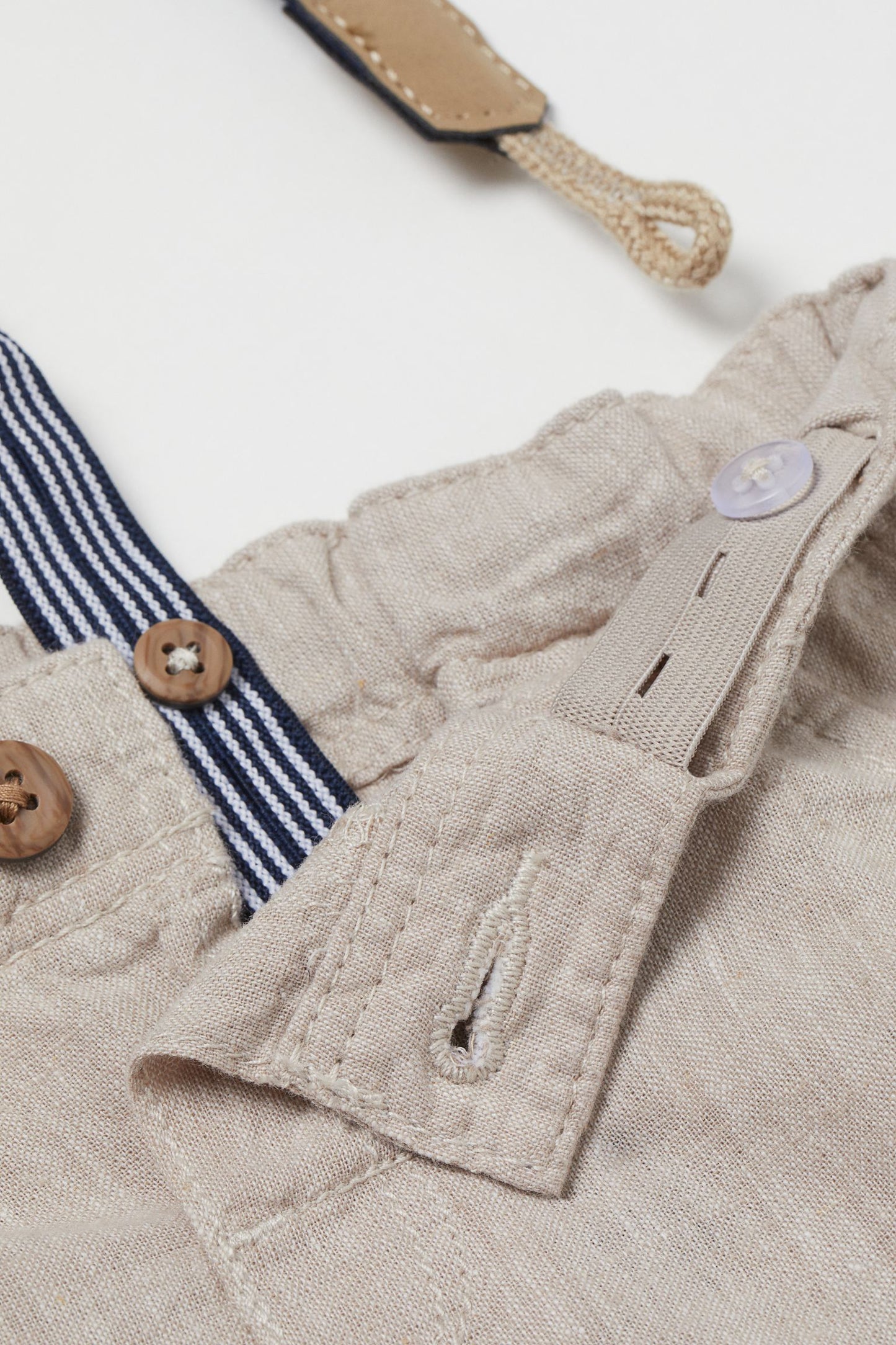 Set niño H&M formal tirantes camisa azul short beige