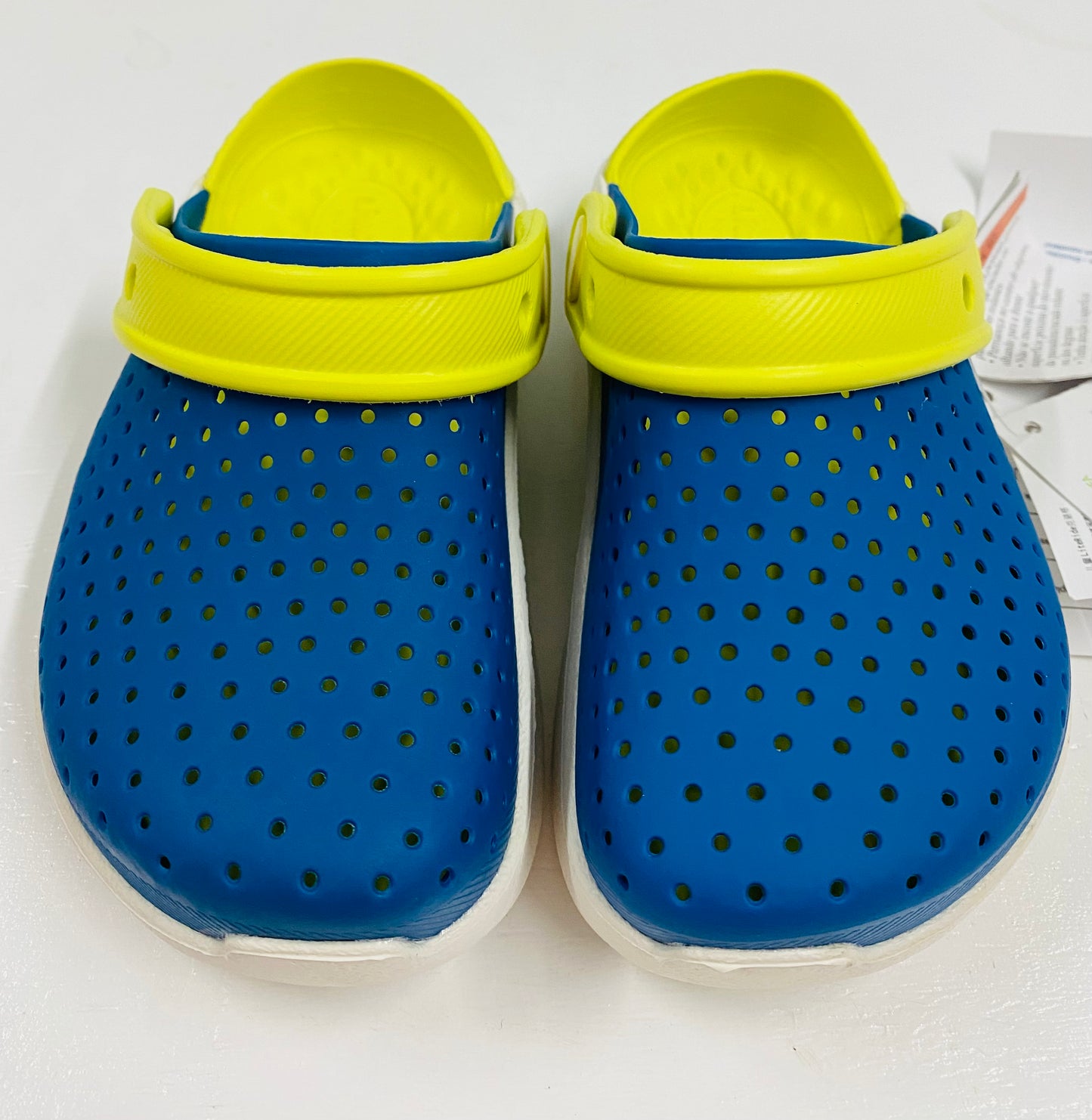 Crocs literide azul con verde niño