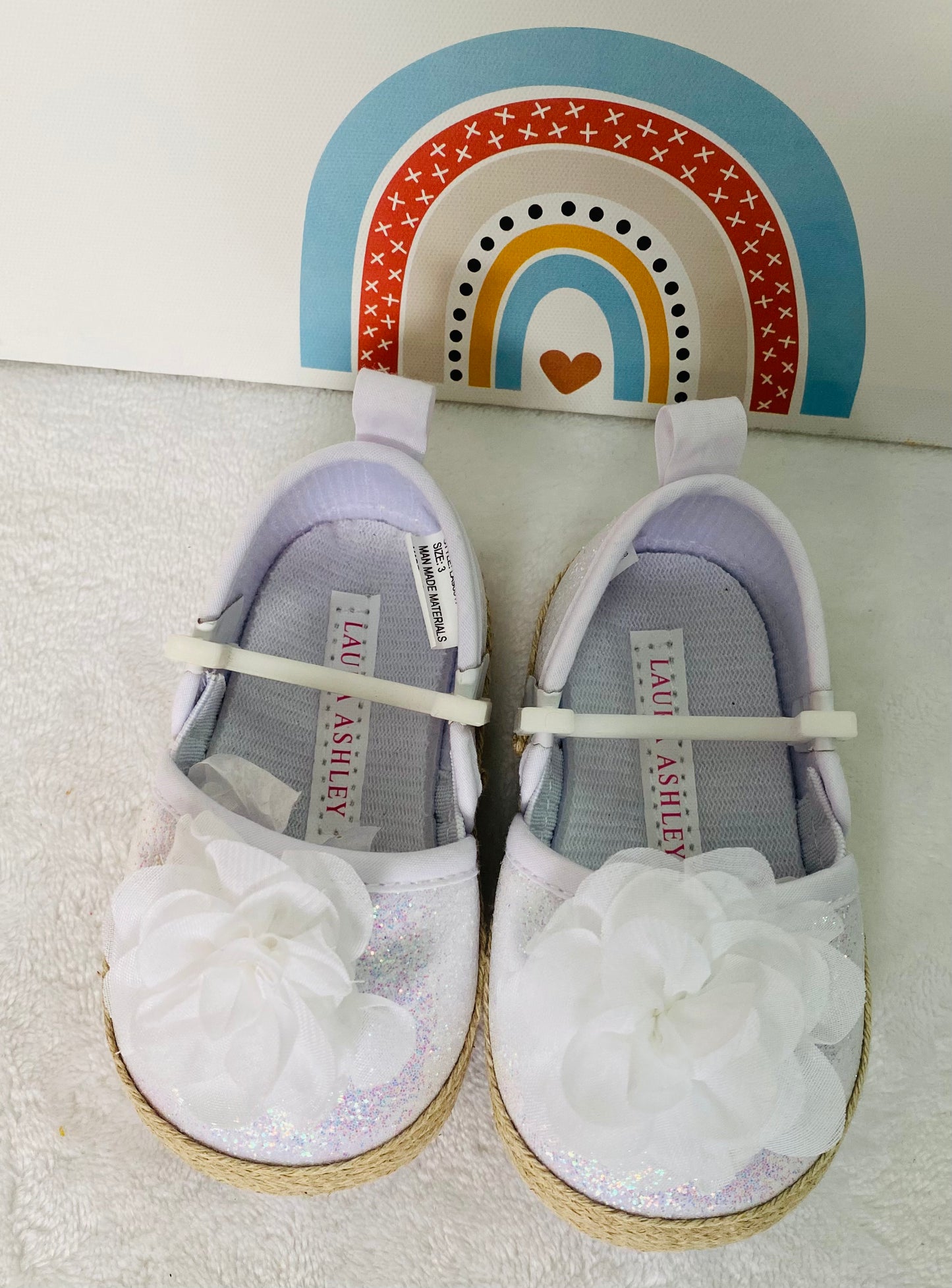 Zapatillas blancas bebé niña
