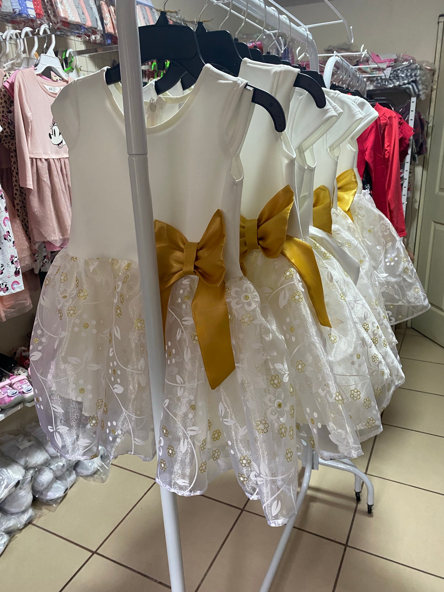 Vestido niña blanco y dorado promo 4x1000
