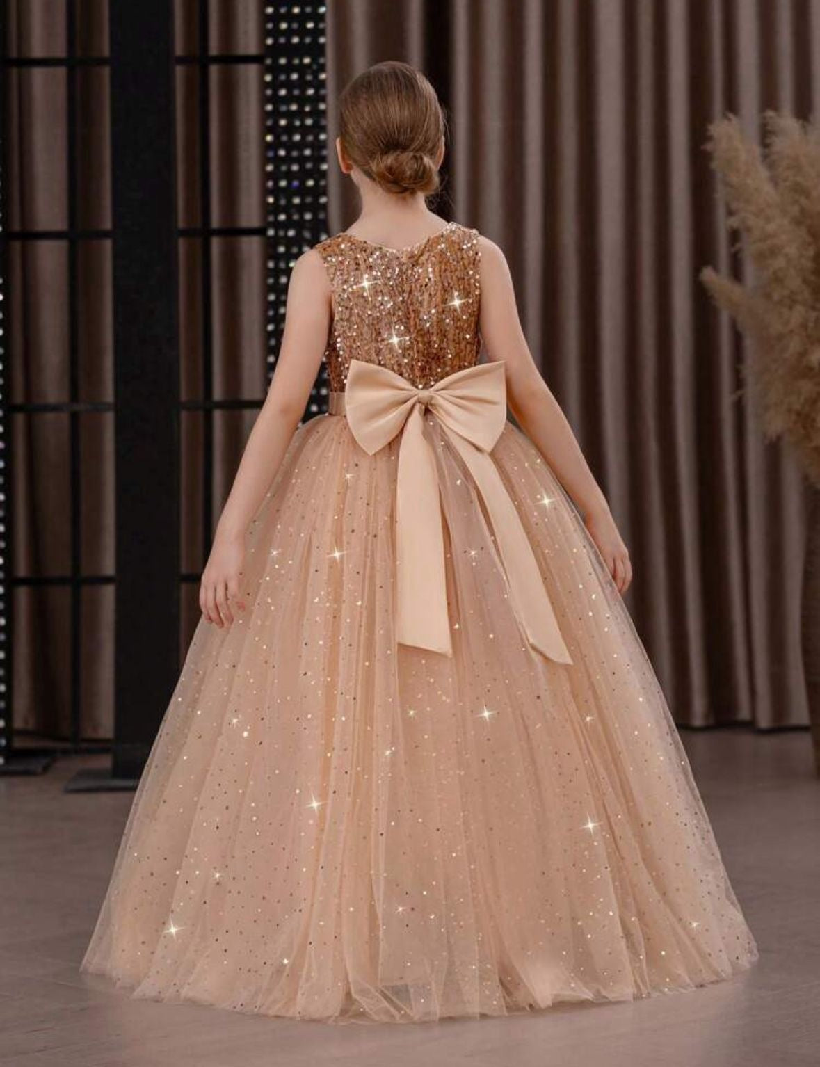 Vestido dorado estrellitas evento gala
