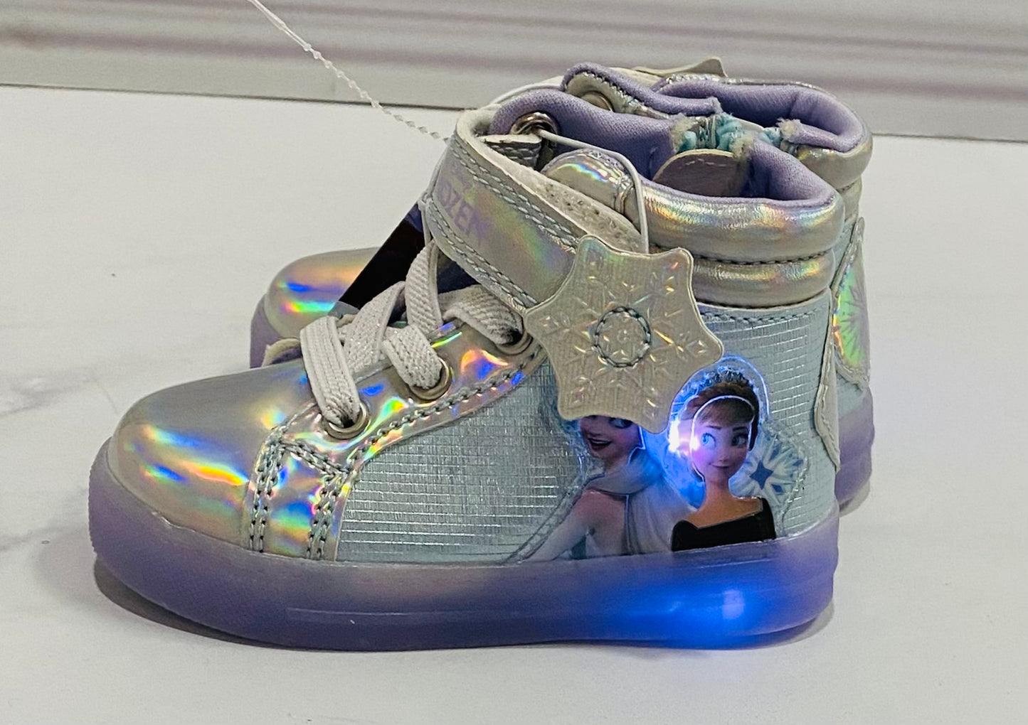 Tenis morados frozen luces