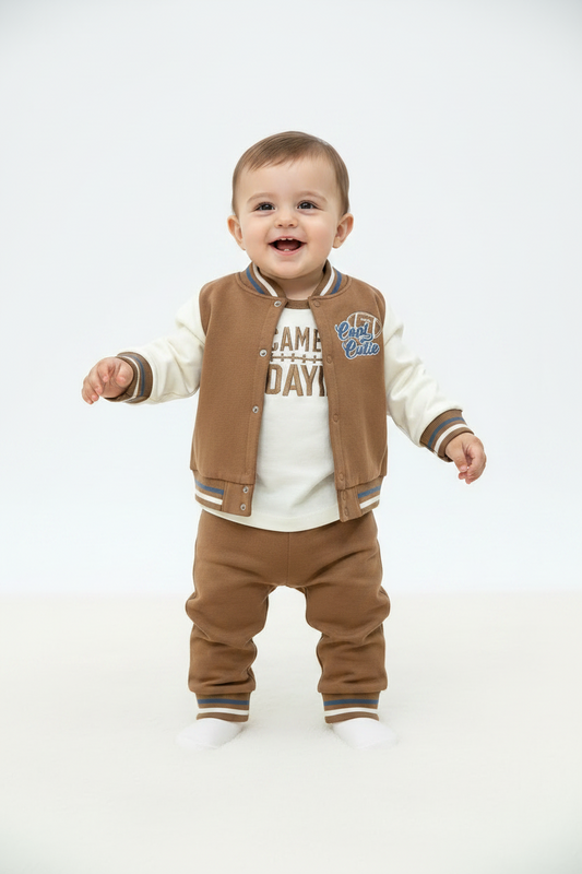 Set 3 piezas bebe niño sueter cafe camisa blanca pantalon Jogger cafe Tinytots D85646TT
