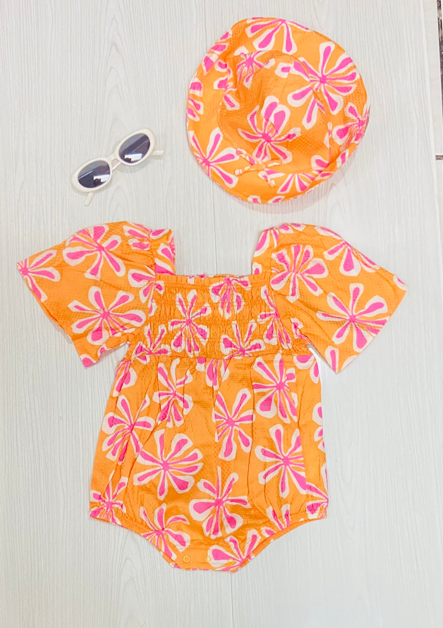 Set 3 piezas mameluco flores anaranjado sombrero bebe niña