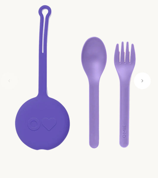 Tenedor y cuchara Omie morada niña