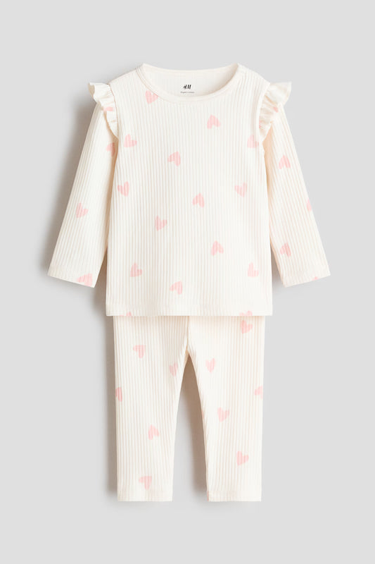 Set conjunto 2 piezas pijama camisa corazones pantalon beige bebe niña H&M 0867135148003