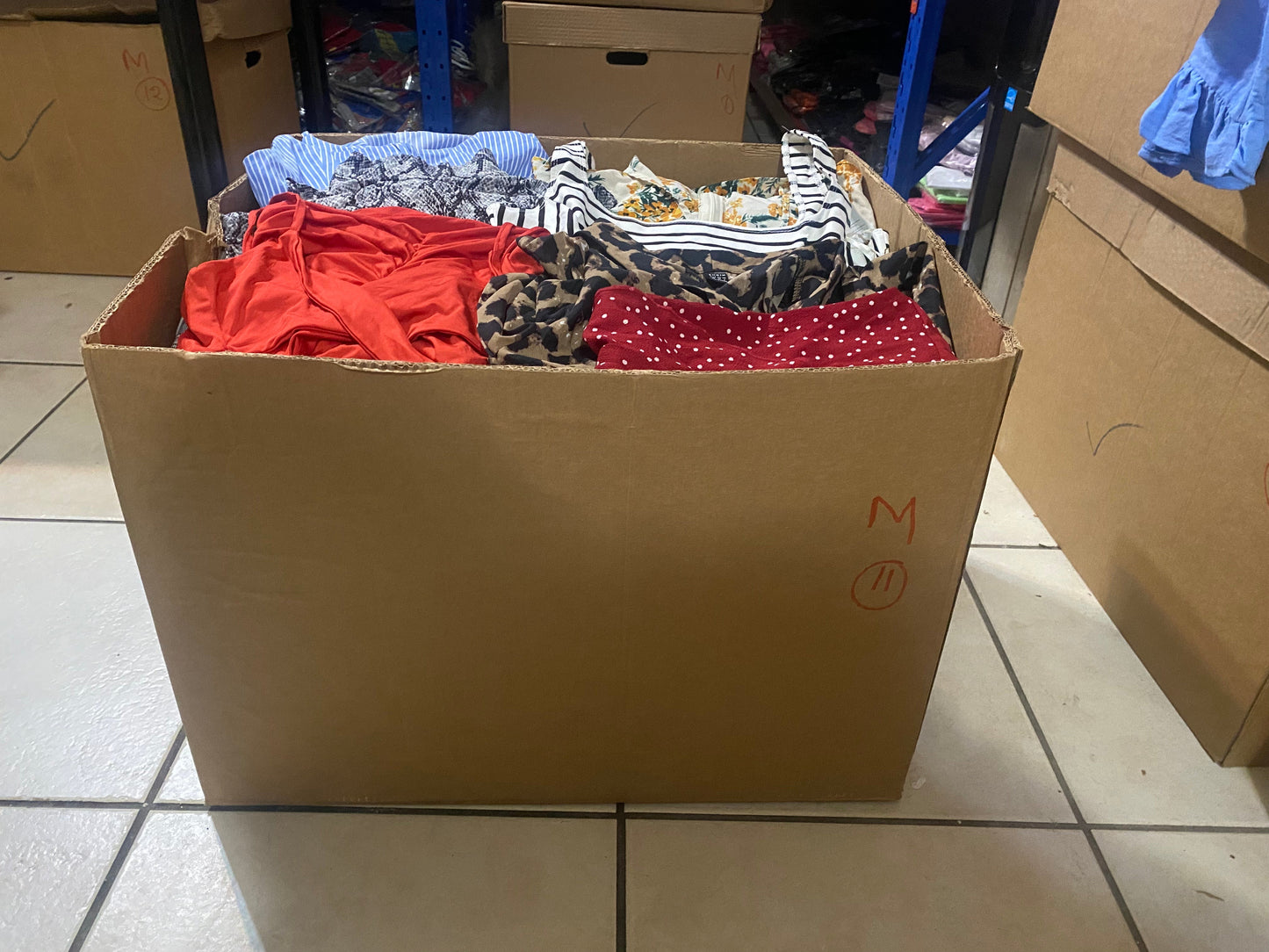 Caja emprendedora mayorista ropa nueva americana mujer