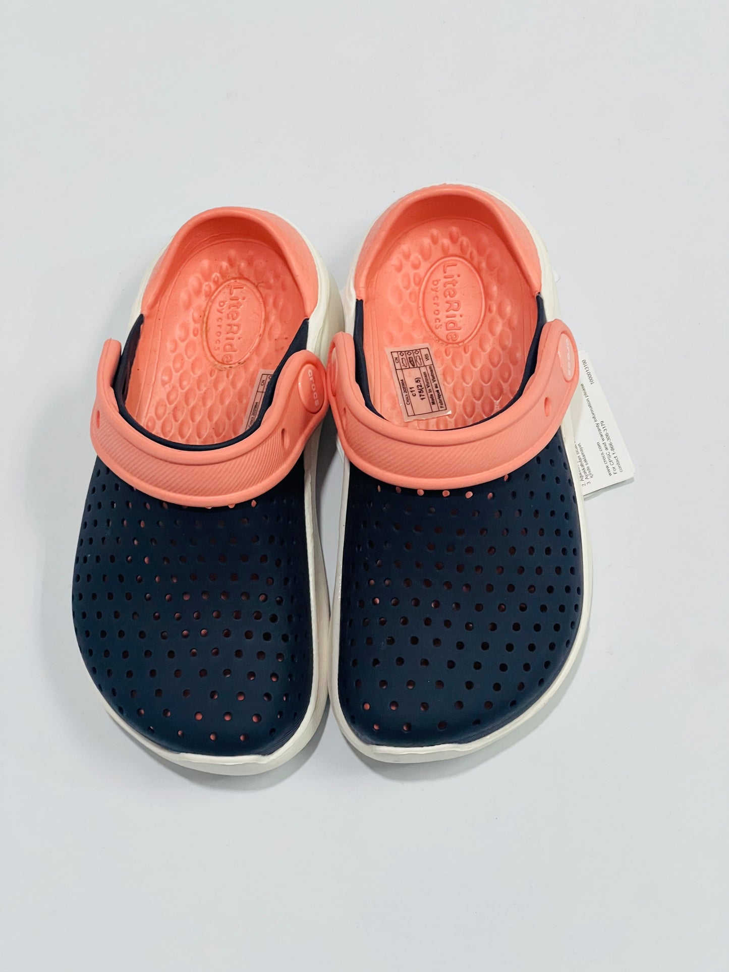 Crocs azul rosado niña