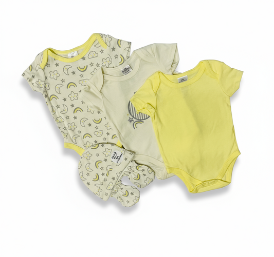 Set 4 piezas bebe niño amarillo