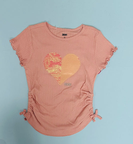 Camisa salmon corazon lentejuelas. DKNY