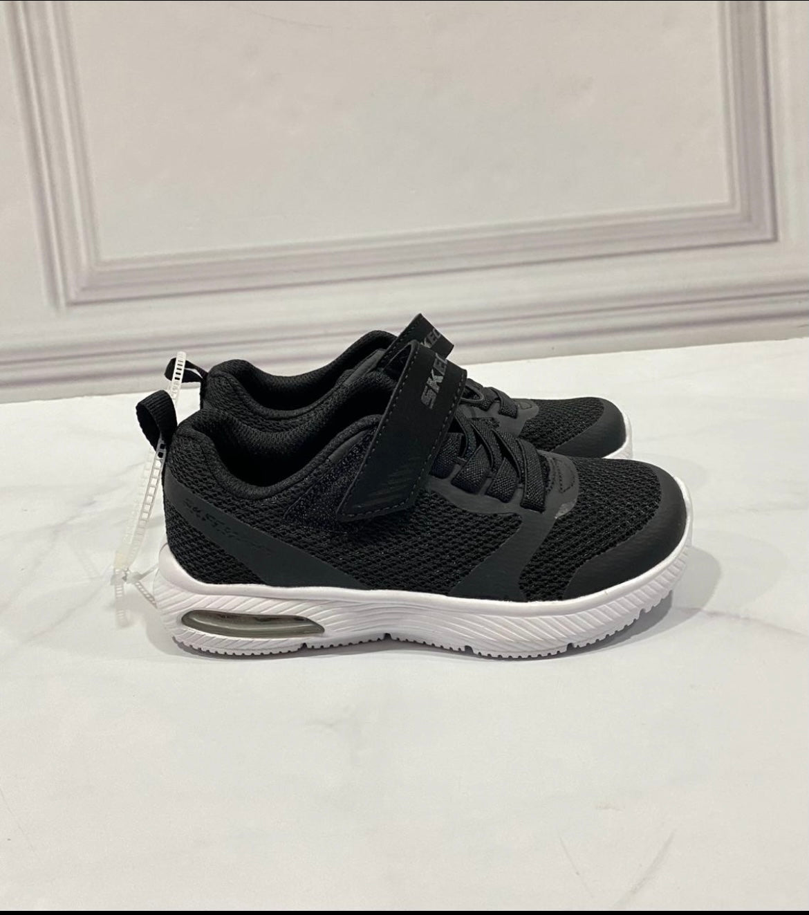 Tenis Negros Niño niña Skechers plantilla blanca zapatos negros