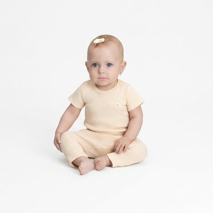 Set conjunto 2 piezas mameluco pantalón beige bebe niña Up Baby 47131-120304 salida hospital