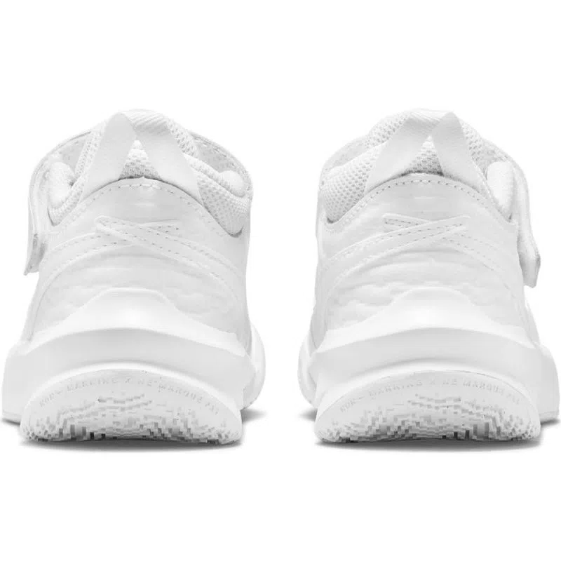 Tenis blancos Nike unisex team hustle
