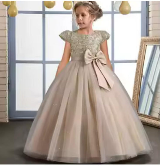 Vestido dorado evento gala niña