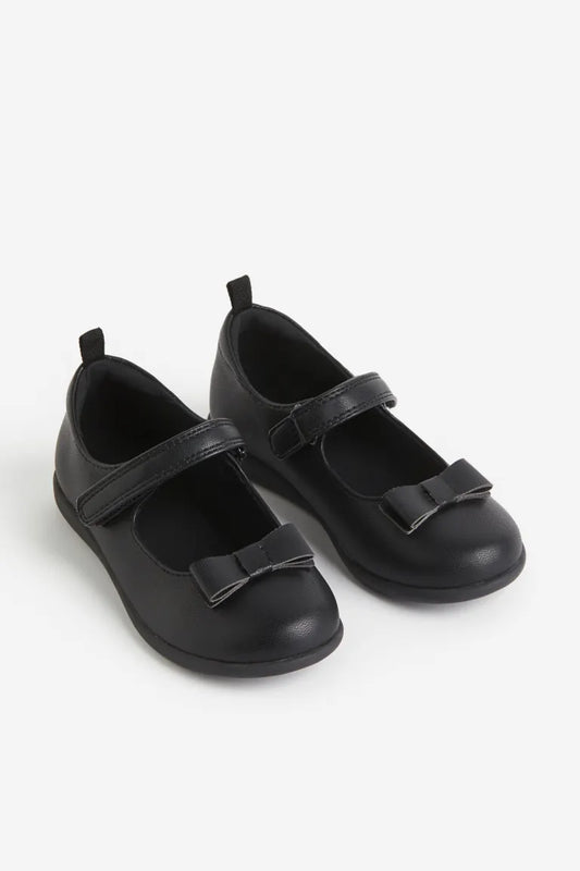 Zapatillas negras escolar H&M corbata niña 1167364