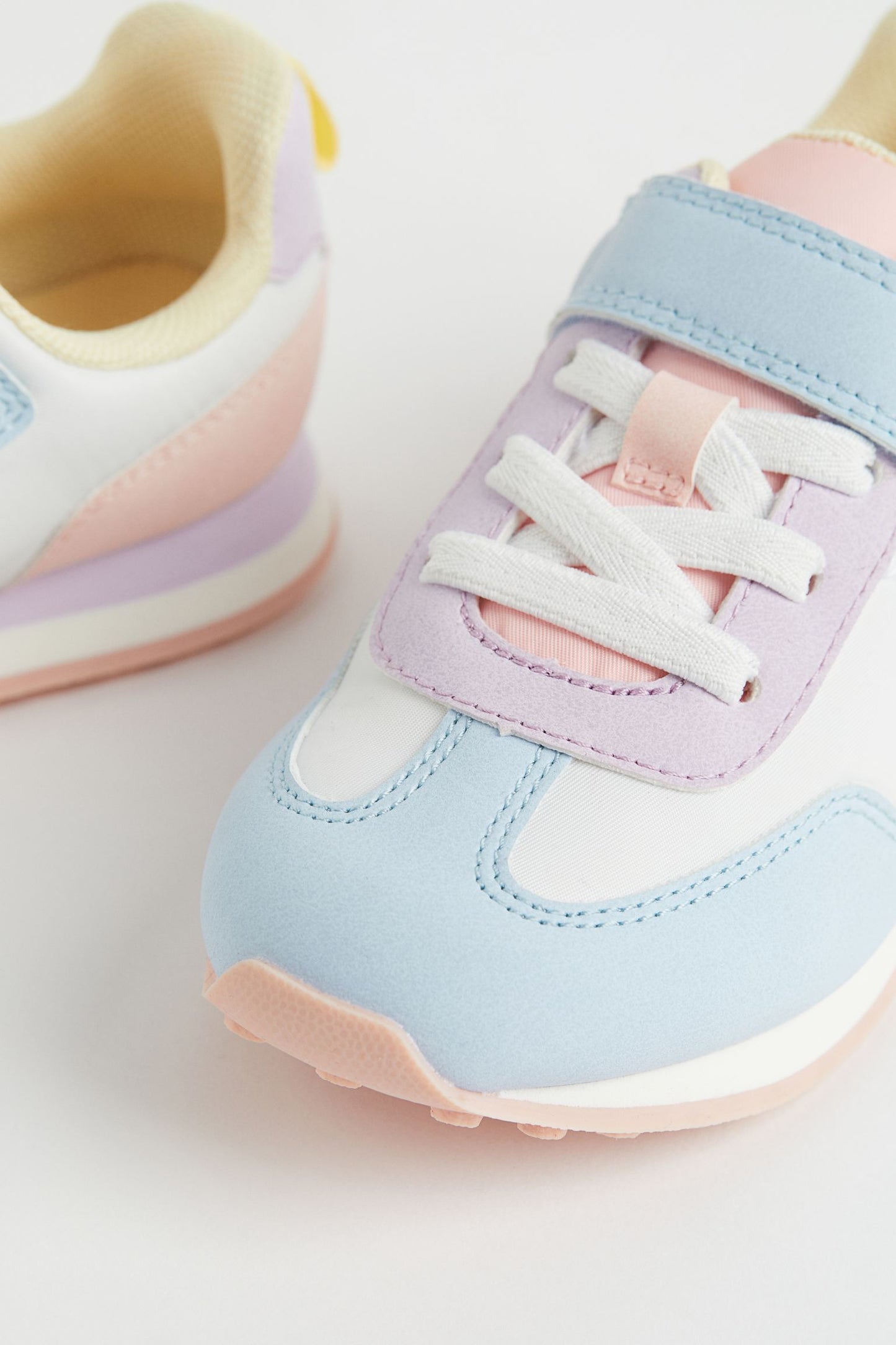 Tenis colores H&M niña