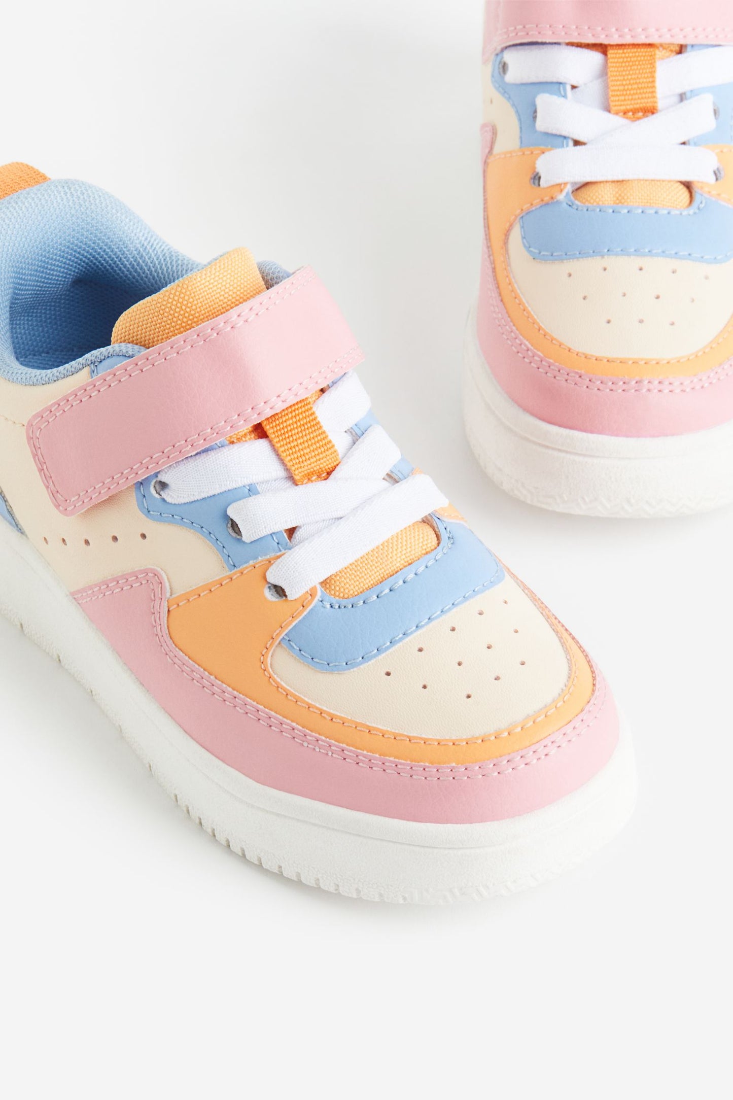 Tenis Sneakers colores pastel niña H&M